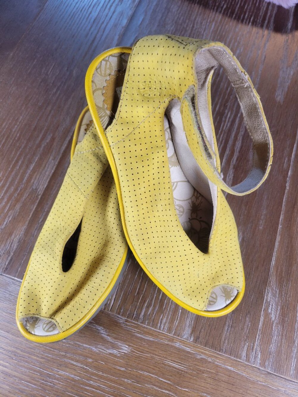Fly London Yellow Perforated Leather Peep Toe Wedge Sandals EU 36 US 5.5-6 - Picture 2 of 14